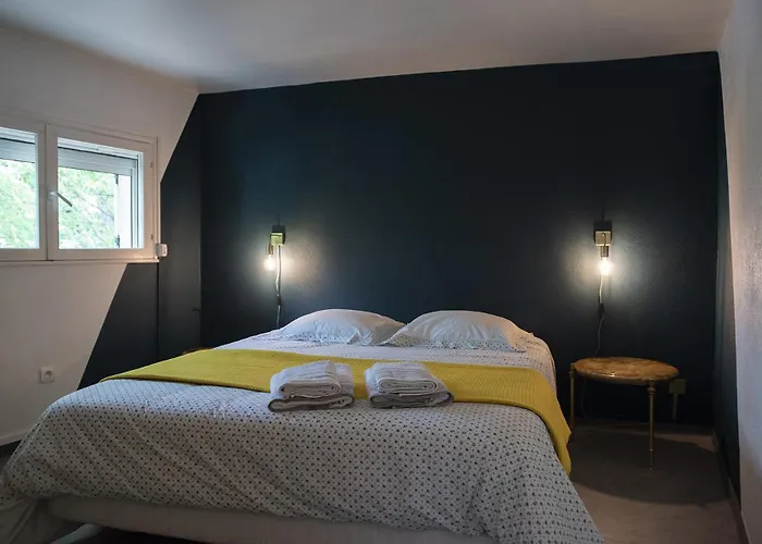 La Villa Plaisance - Maison Et Chambres D Hotes A Proximite De Chateaneuf-Du-Pape