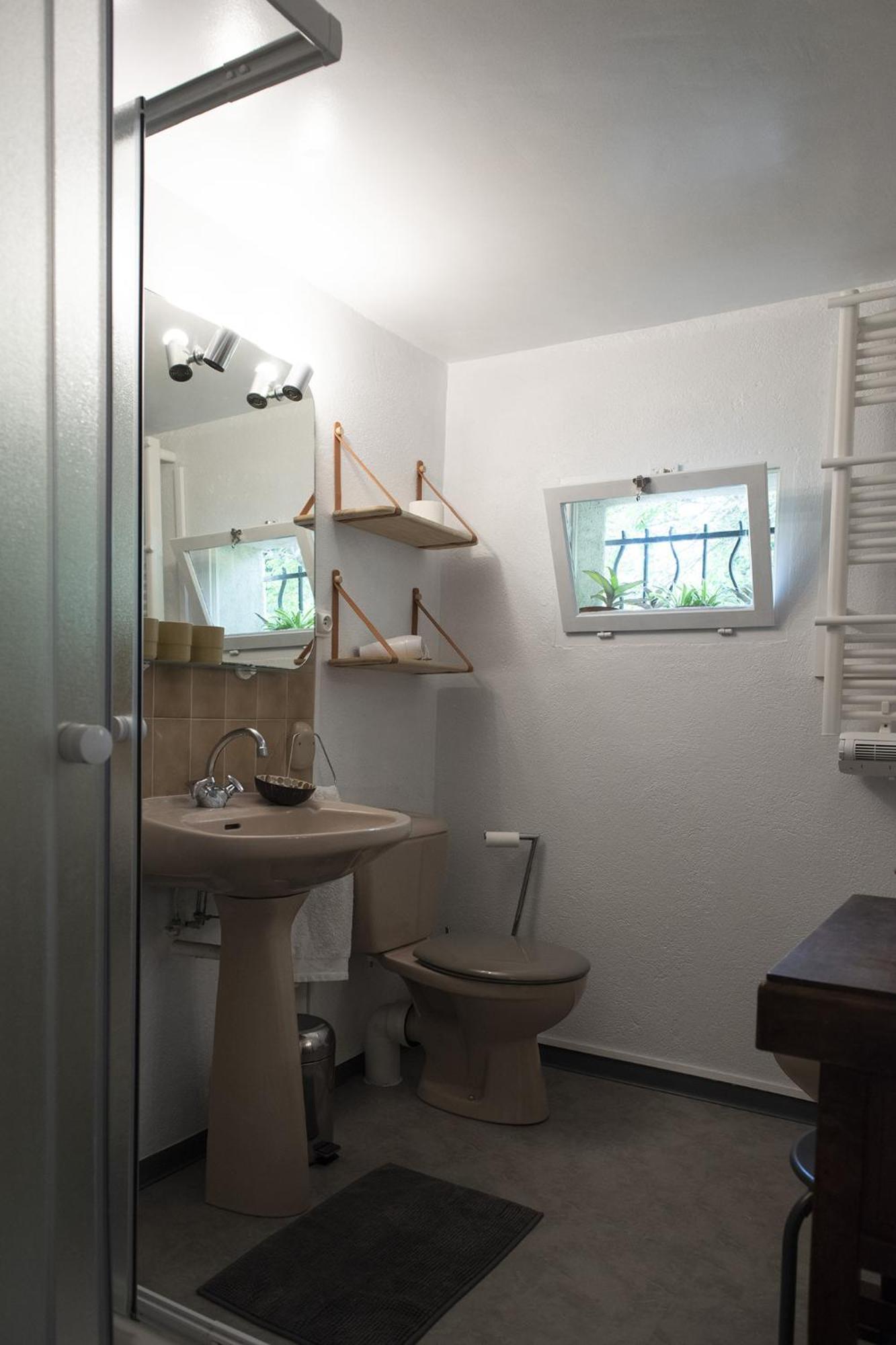 La Plaisance - Maison Et D Hotes A Proximite De Chateaneuf-du-pape Homestay *