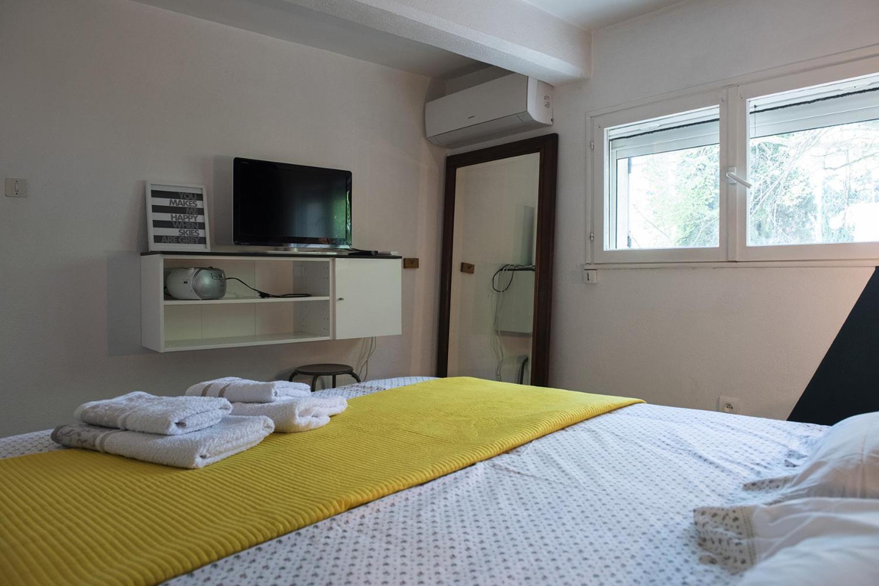 Homestay La Plaisance - Maison Et D Hotes A Proximite De Chateaneuf-du-pape Bedarrides